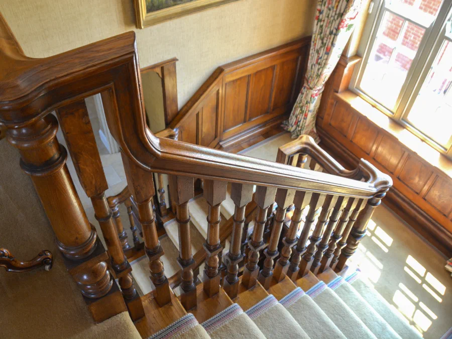 Close view of the shaped oak handrail