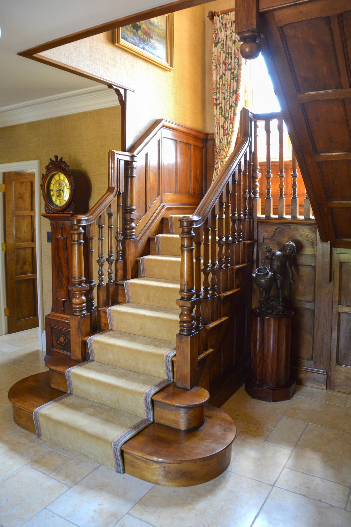 Secondary oak staircase with turned balusters at Old Oak Hall