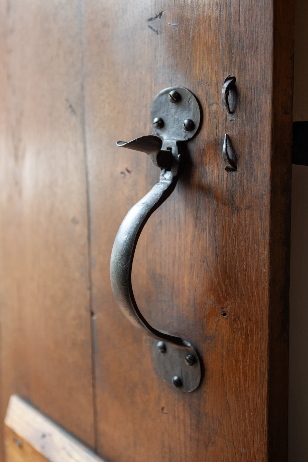 Thumb latch on an internal oak plank door
