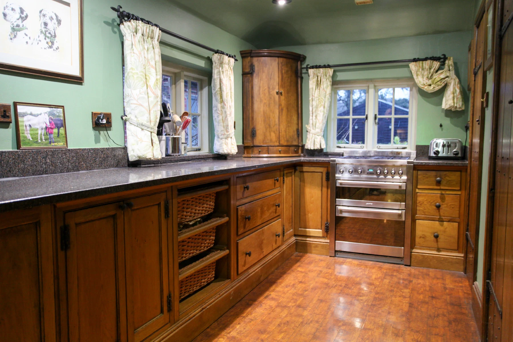 Traditional fitted timber kitchen with drawers and cupboards