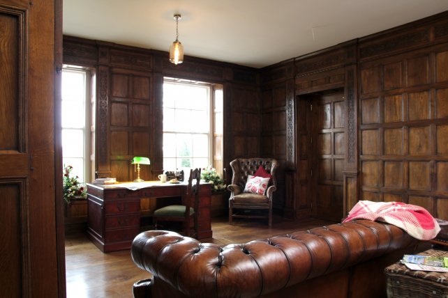 stuart style panelled room with hand carved frieze 